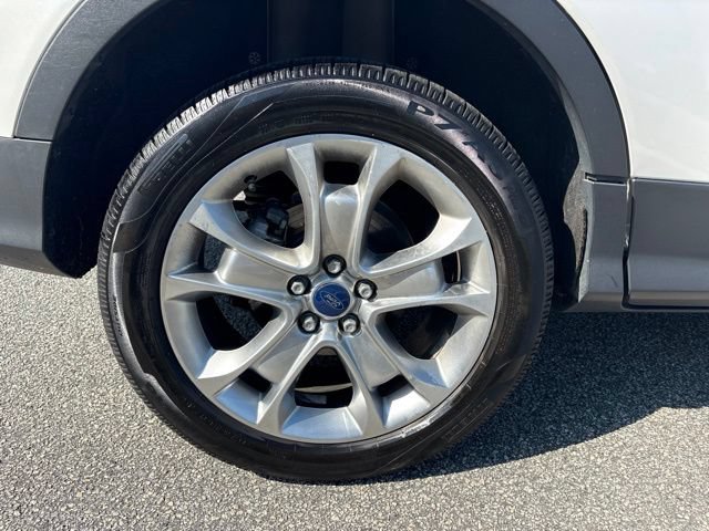 Used 2015 Ford Escape Titanium w/ Equipment Group 301A FWD image 9