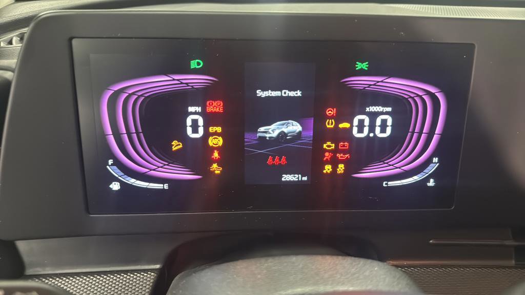 Used 2025 Kia Sportage LX image 36