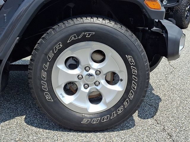Used 2018 Jeep Wrangler Unlimited Sahara w/ Cold Weather Group AWD/4WD image 8