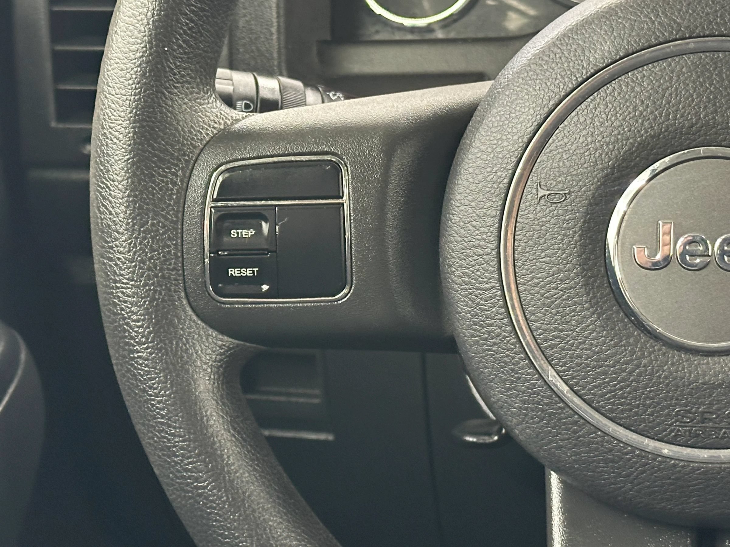 Used 2011 Jeep Liberty Sport RWD image 21