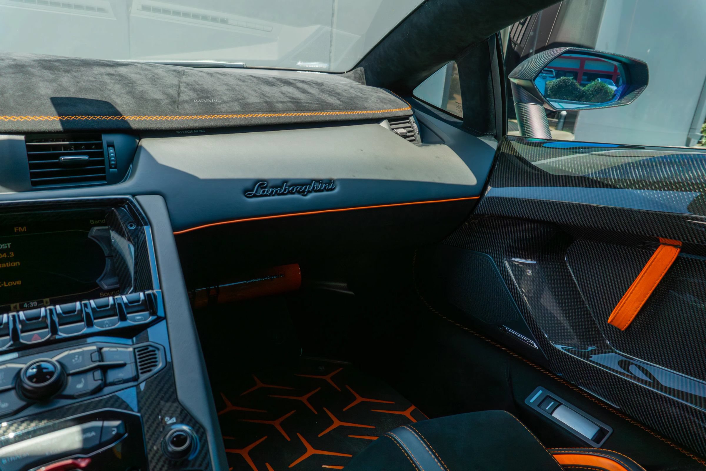 Used 2019 Lamborghini Aventador SVJ AWD/4WD image 61