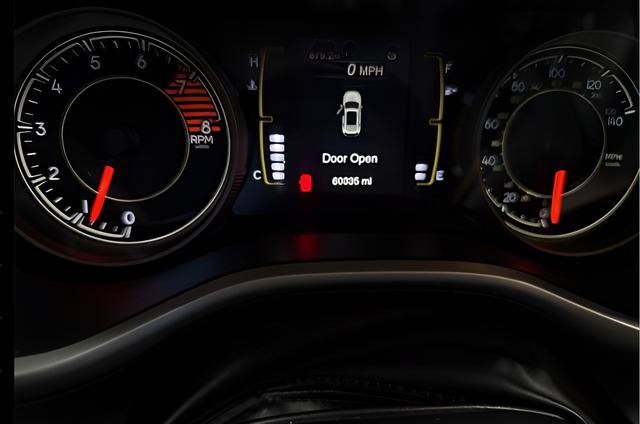 Used 2018 Jeep Cherokee Latitude w/ North All-Season Group FWD image 9