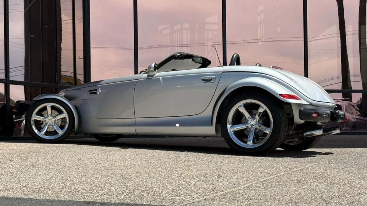 Used 2001 Plymouth Prowler RWD image 10