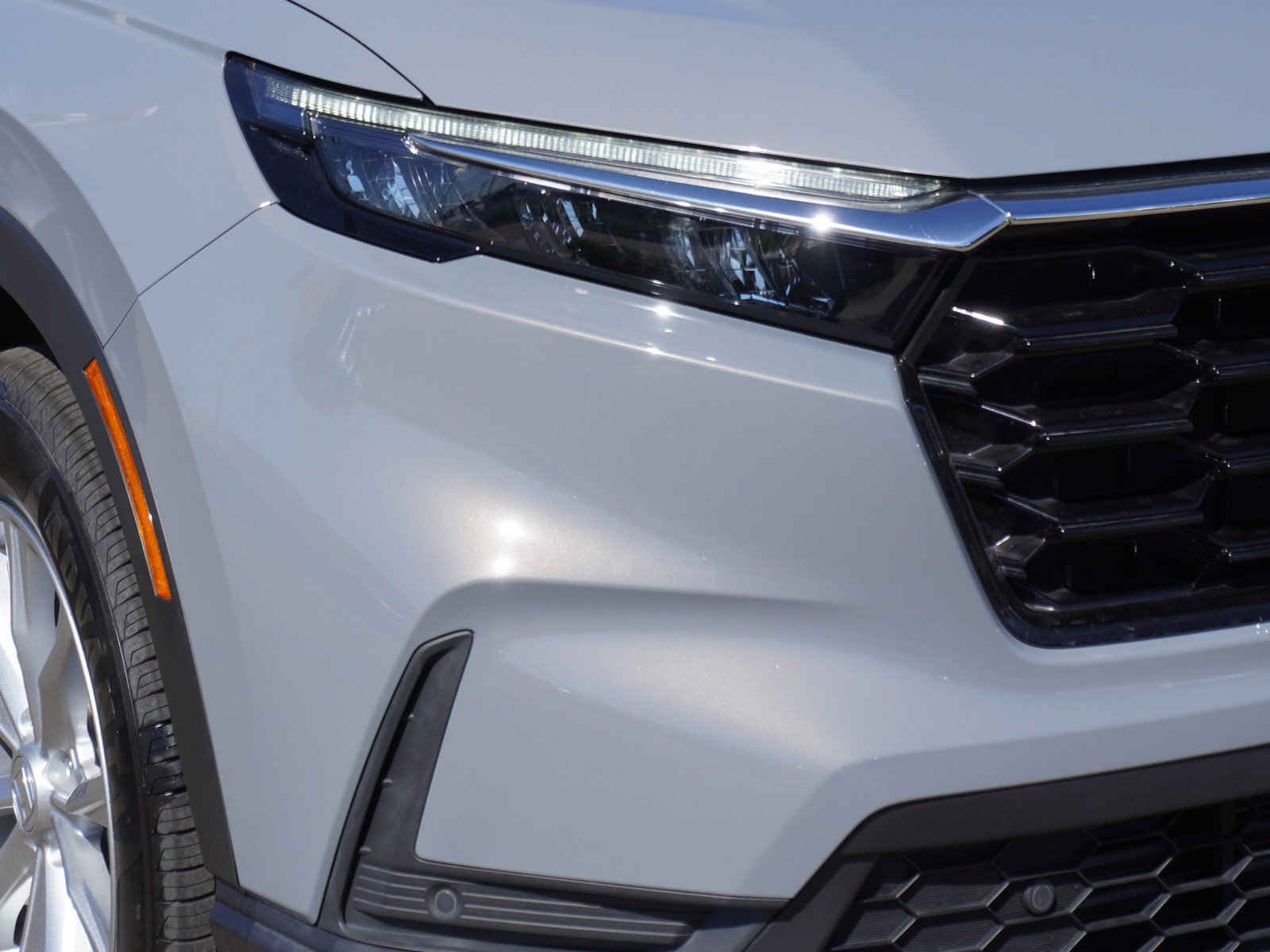 Used 2025 Honda CR-V EX-L image 3