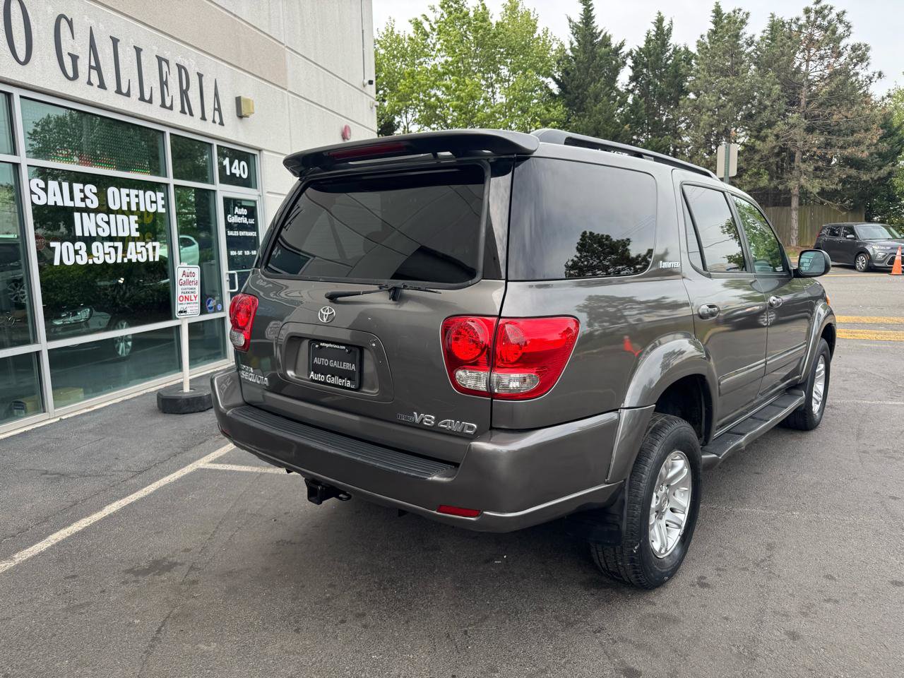 Used 2006 Toyota Sequoia Limited AWD/4WD image 4