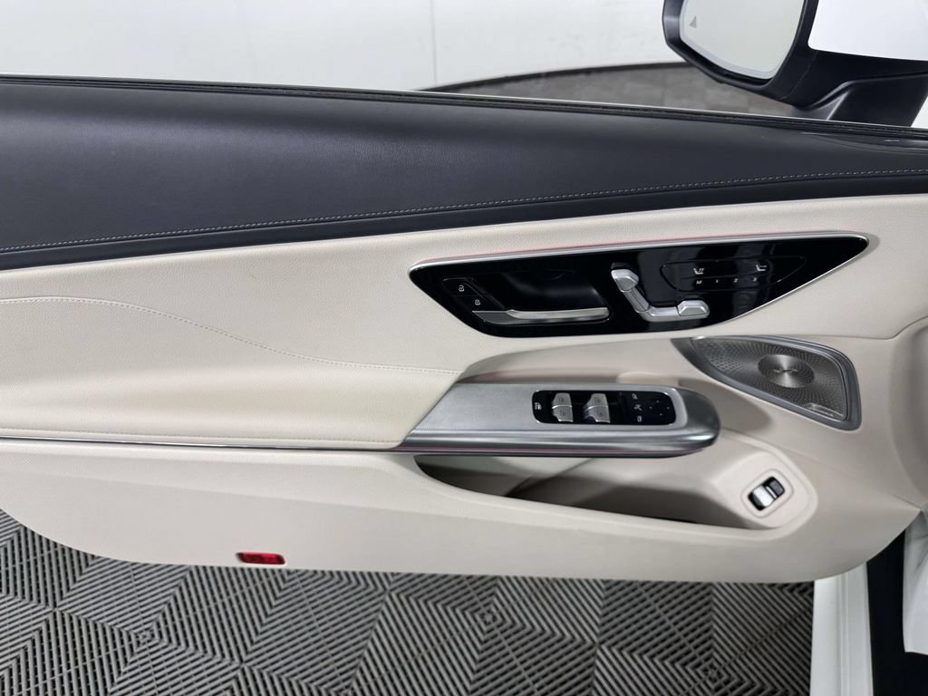 Used 2024 Mercedes-Benz CLE 300 4MATIC Cabriolet image 17