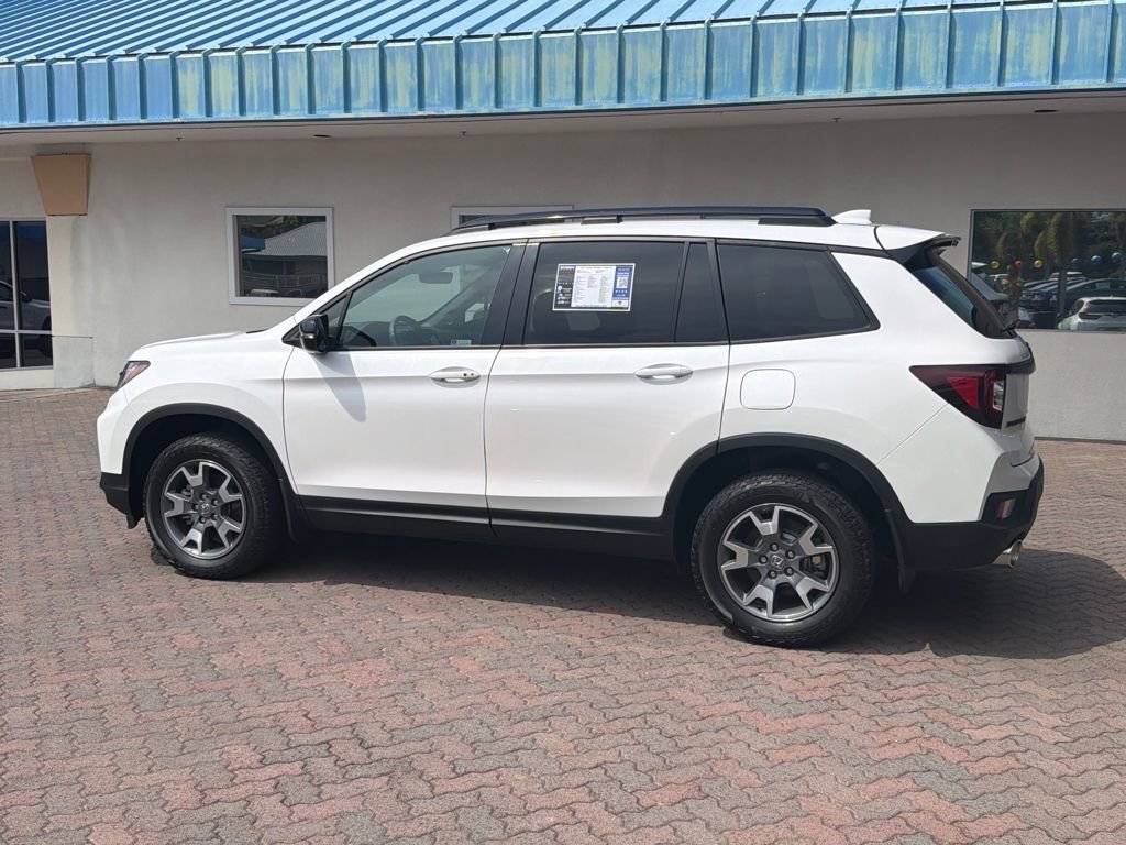 Certified 2023 Honda Passport TrailSport image 3