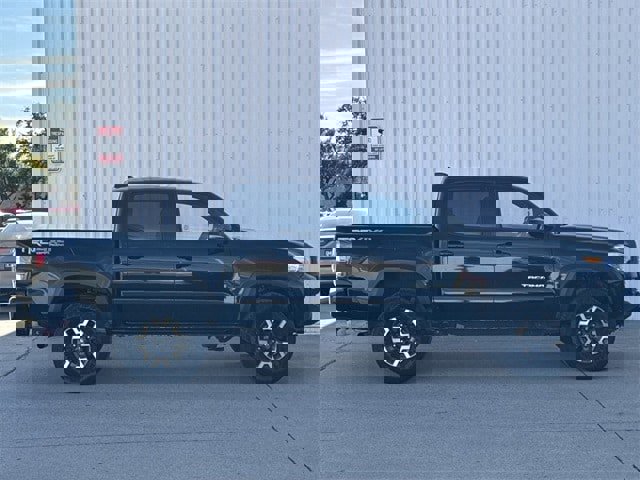 Used 2023 Toyota Tacoma TRD Sport image 3