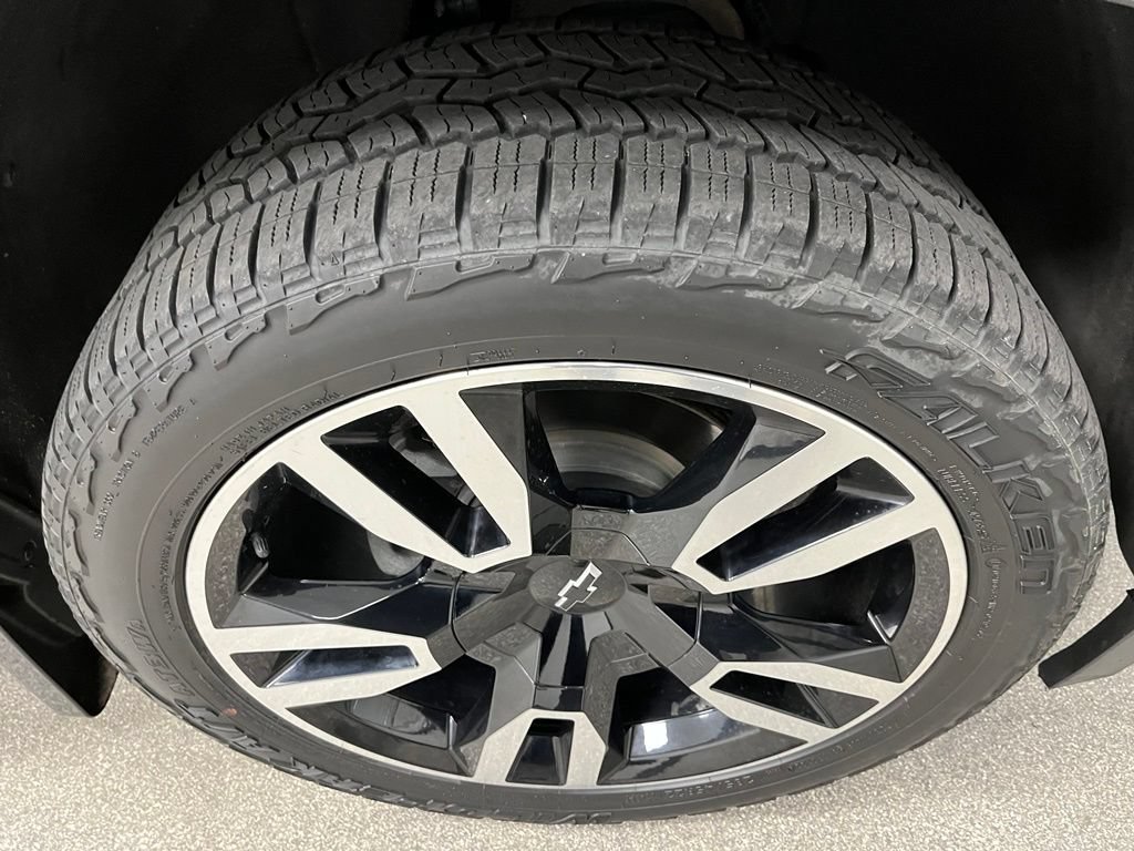 Used 2018 Chevrolet Tahoe Premier w/ RST Edition AWD/4WD image 18