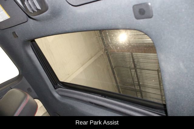 Used 2023 Chevrolet Colorado Z71 w/ Z71 Convenience Package 2 image 18