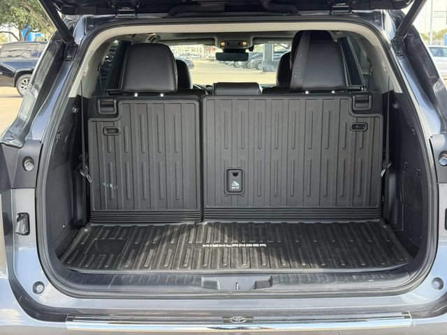 Used 2021 Toyota Highlander Platinum AWD/4WD image 37