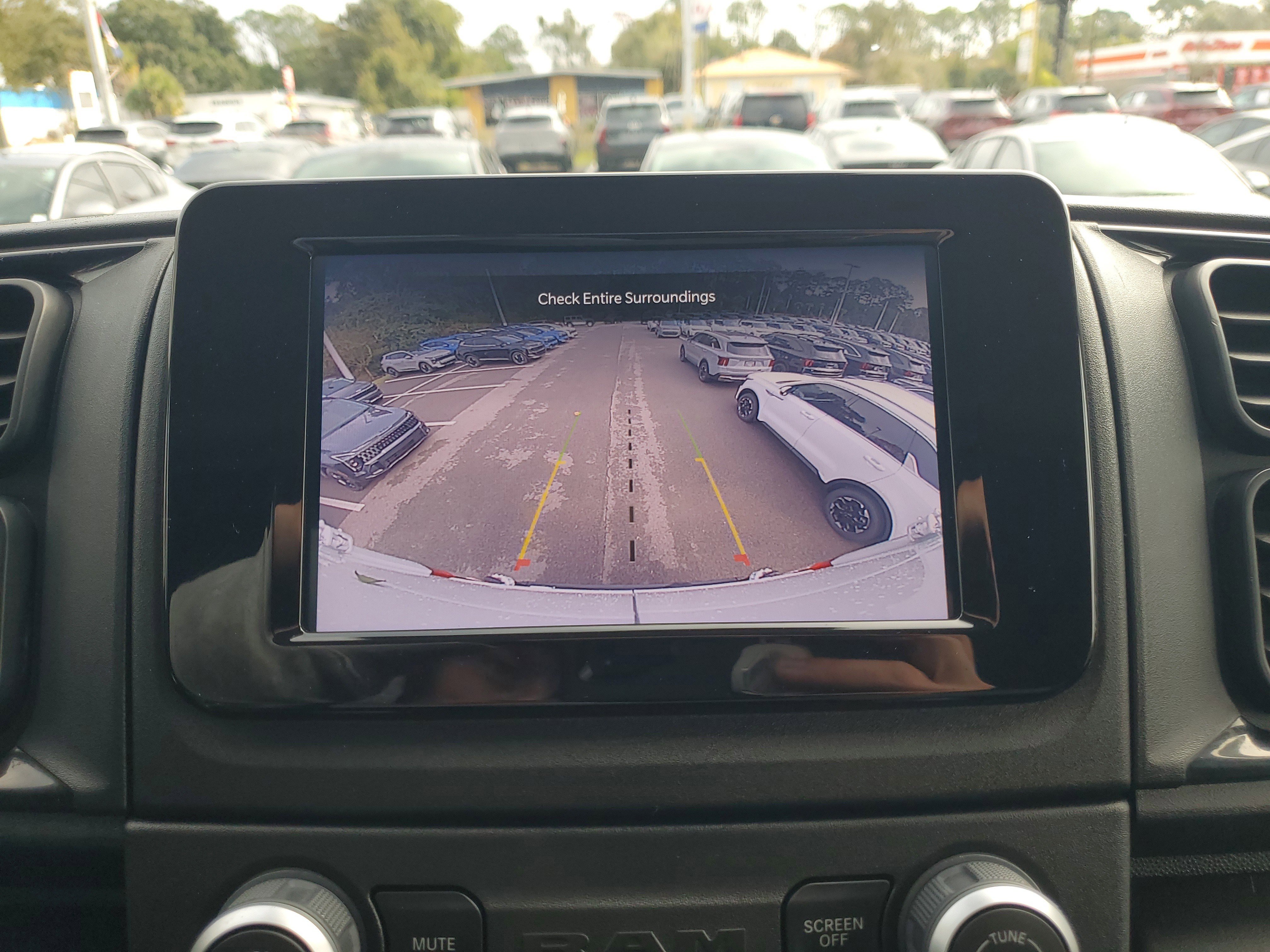 Used 2025 RAM ProMaster 2500 w/ Convenience Group image 32