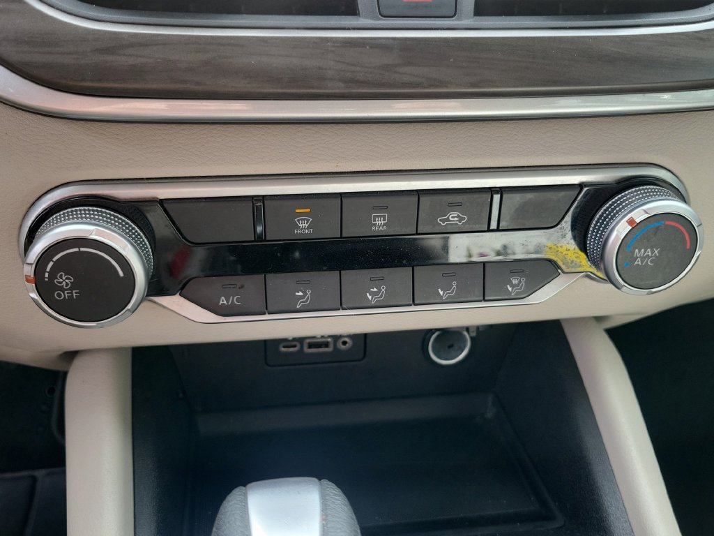 Used 2025 Nissan Altima 2.5 SV FWD image 32