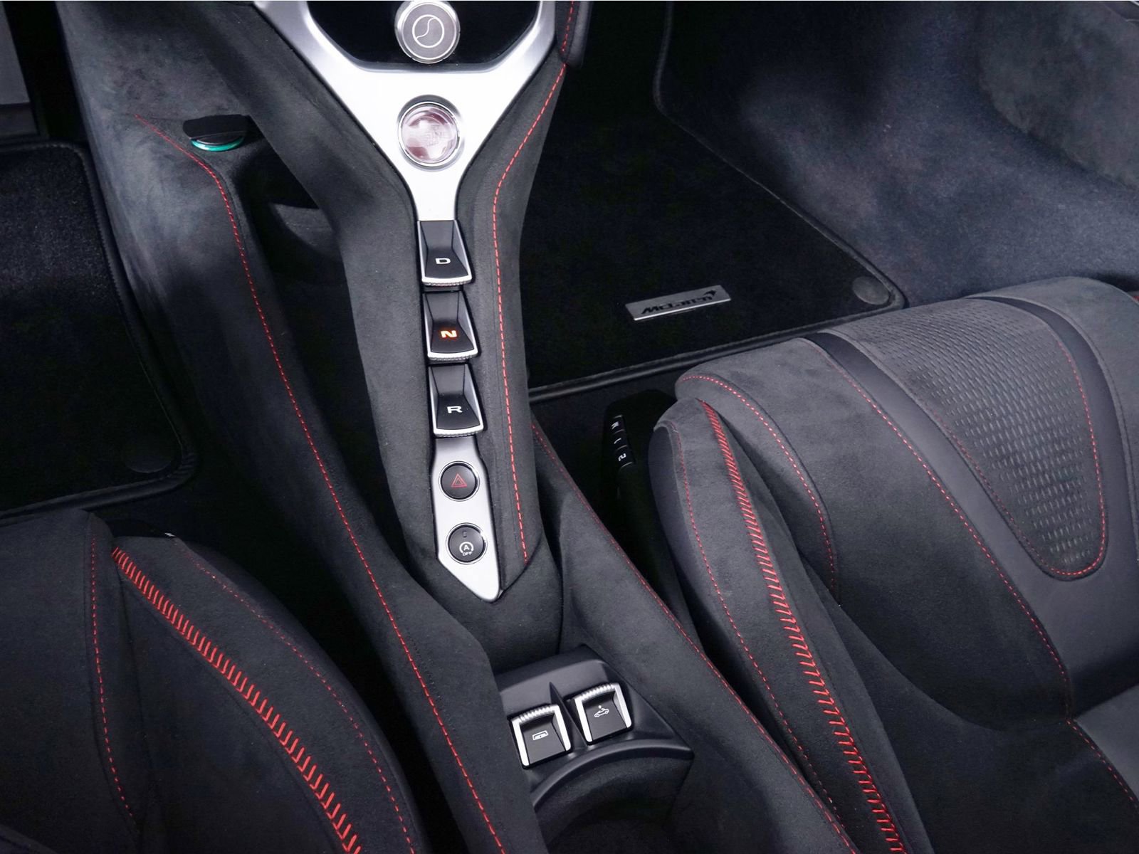 Used 2024 McLaren 750S Spider image 28