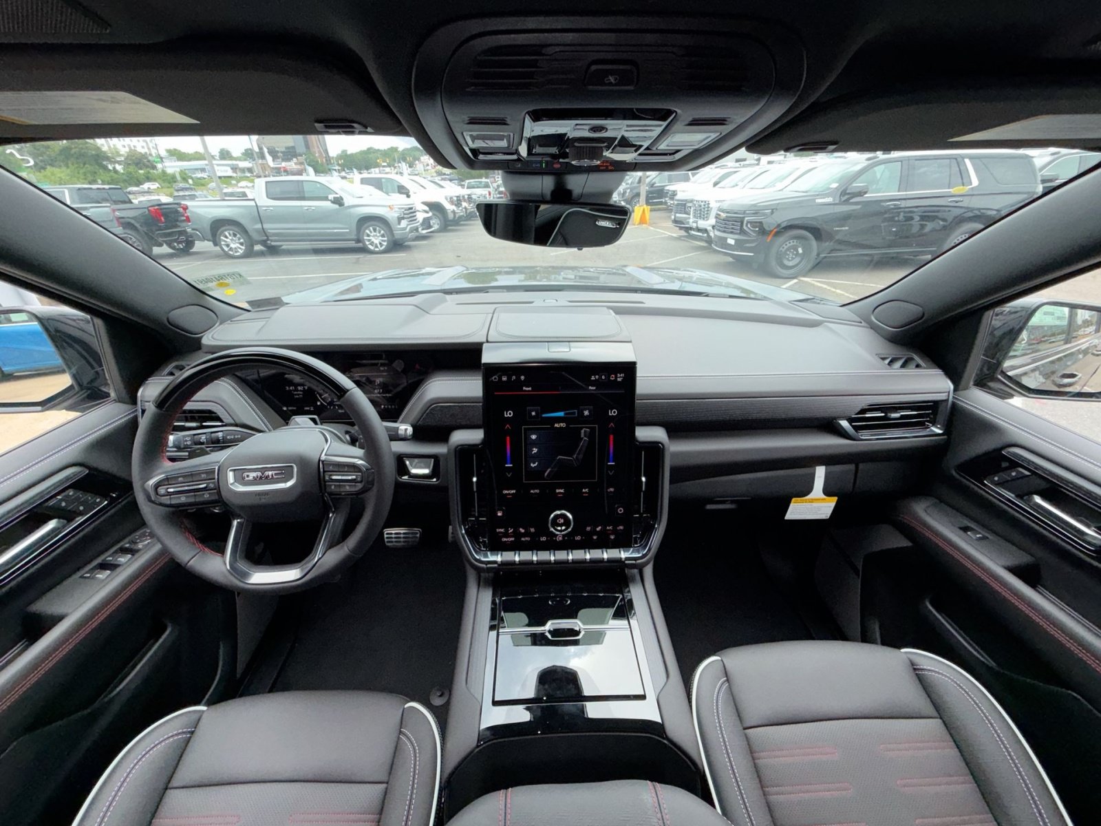 New 2026 GMC Yukon XL AT4 Ultimate AWD/4WD image 23
