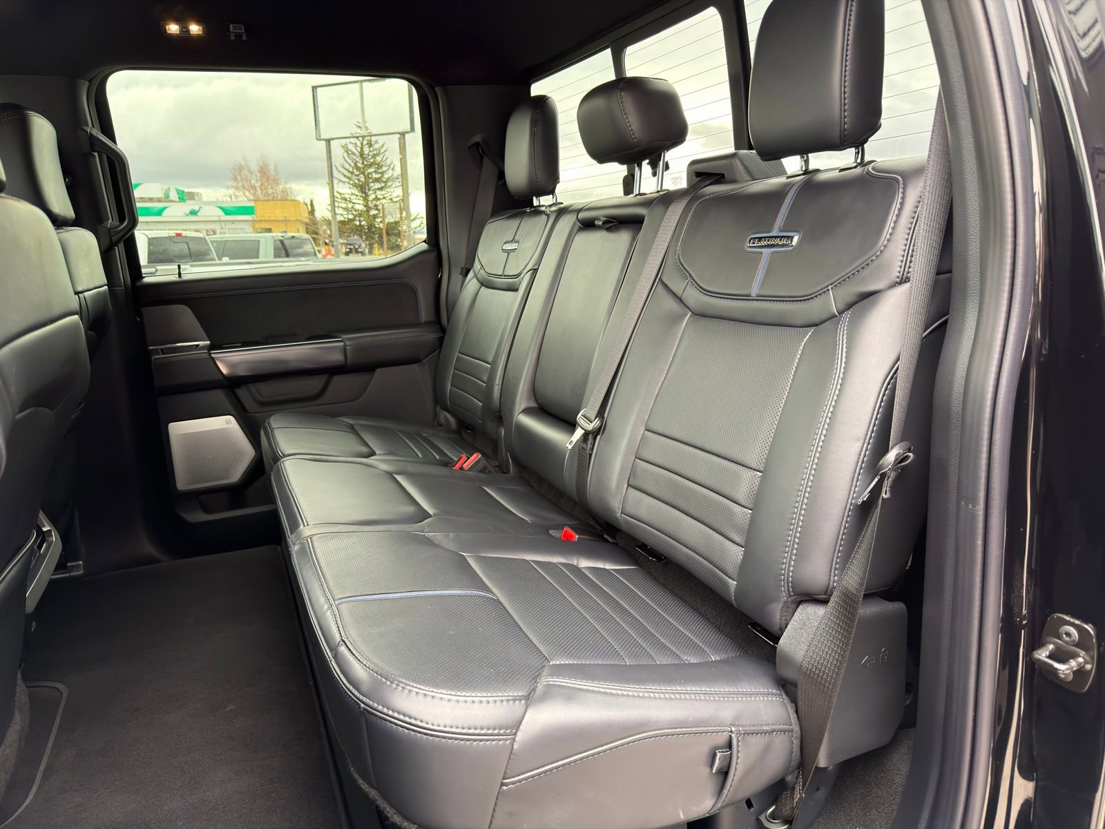 Used 2025 Ford F350 Platinum image 31
