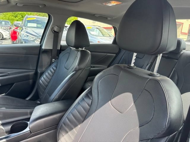 Used 2023 Hyundai Elantra Limited FWD image 10