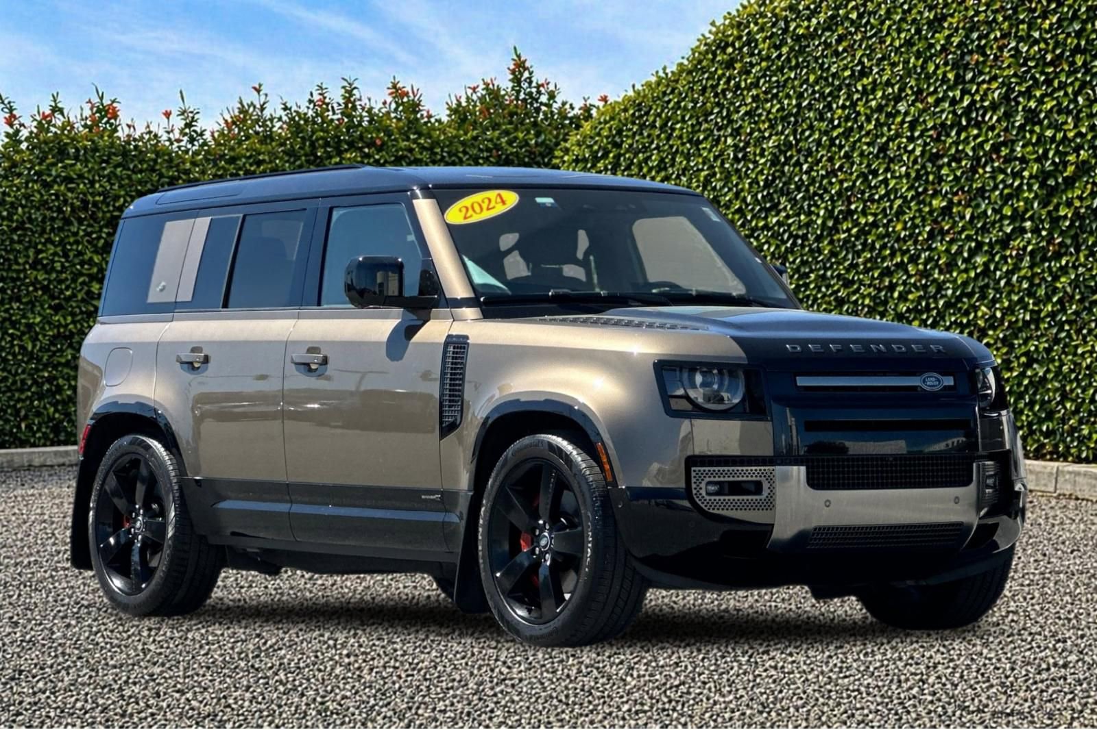 Used 2024 Land Rover Defender 110 X AWD/4WD image 1