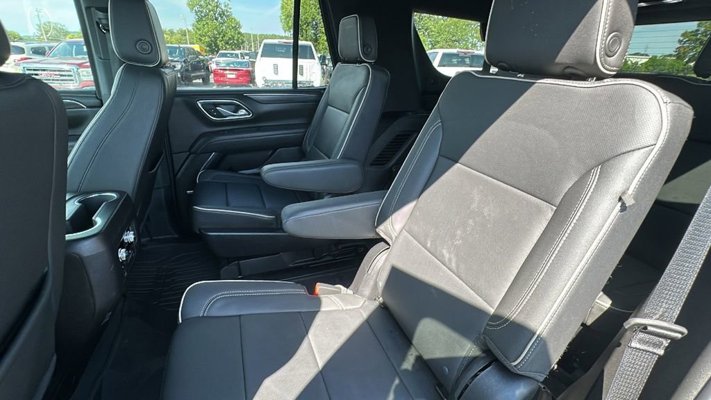 Certified 2024 GMC Yukon SLT w/ SLT Luxury Package image 13