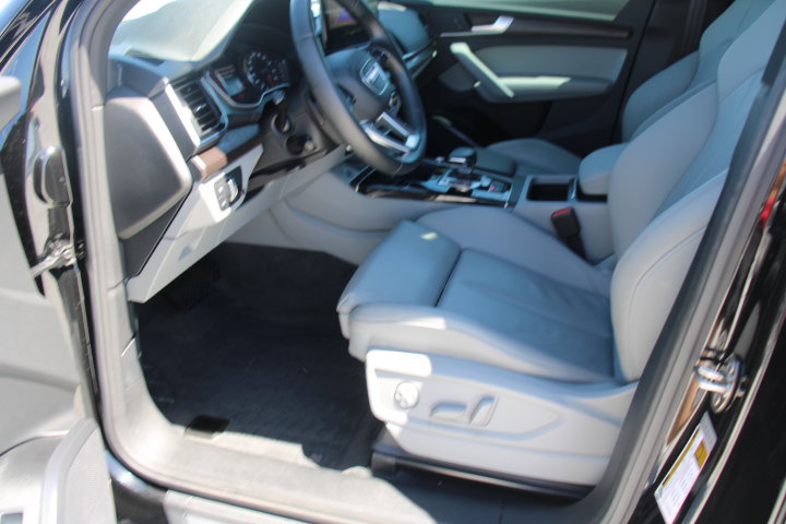 Used 2022 Audi Q5 2.0T Premium AWD/4WD image 11
