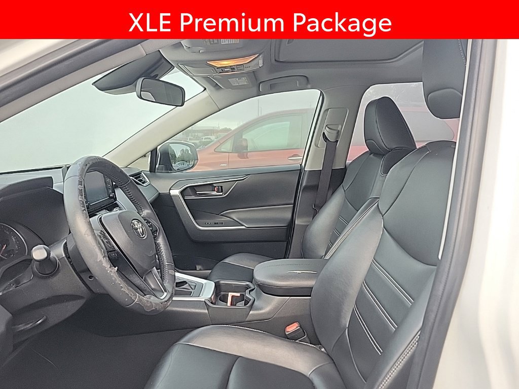 Used 2019 Toyota RAV4 XLE Premium FWD image 6