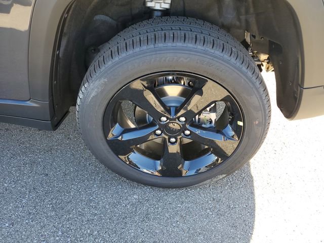 New 2025 Jeep Grand Cherokee Limited w/ Black Appearance Package image 5