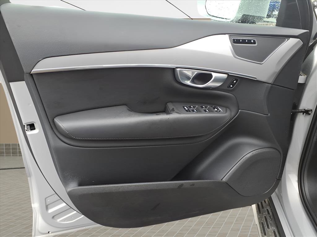 Used 2024 Volvo XC90 B5 Core w/ Protection Package Premier image 26