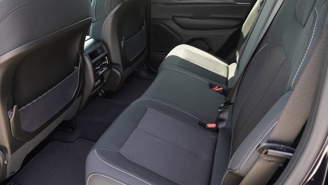 New 2026 Jeep Grand Cherokee Laredo RWD image 13