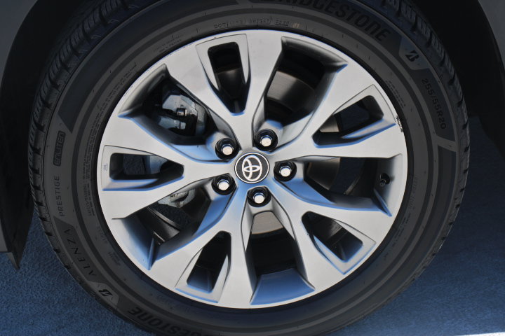 Certified 2024 Toyota Grand Highlander AWD image 9