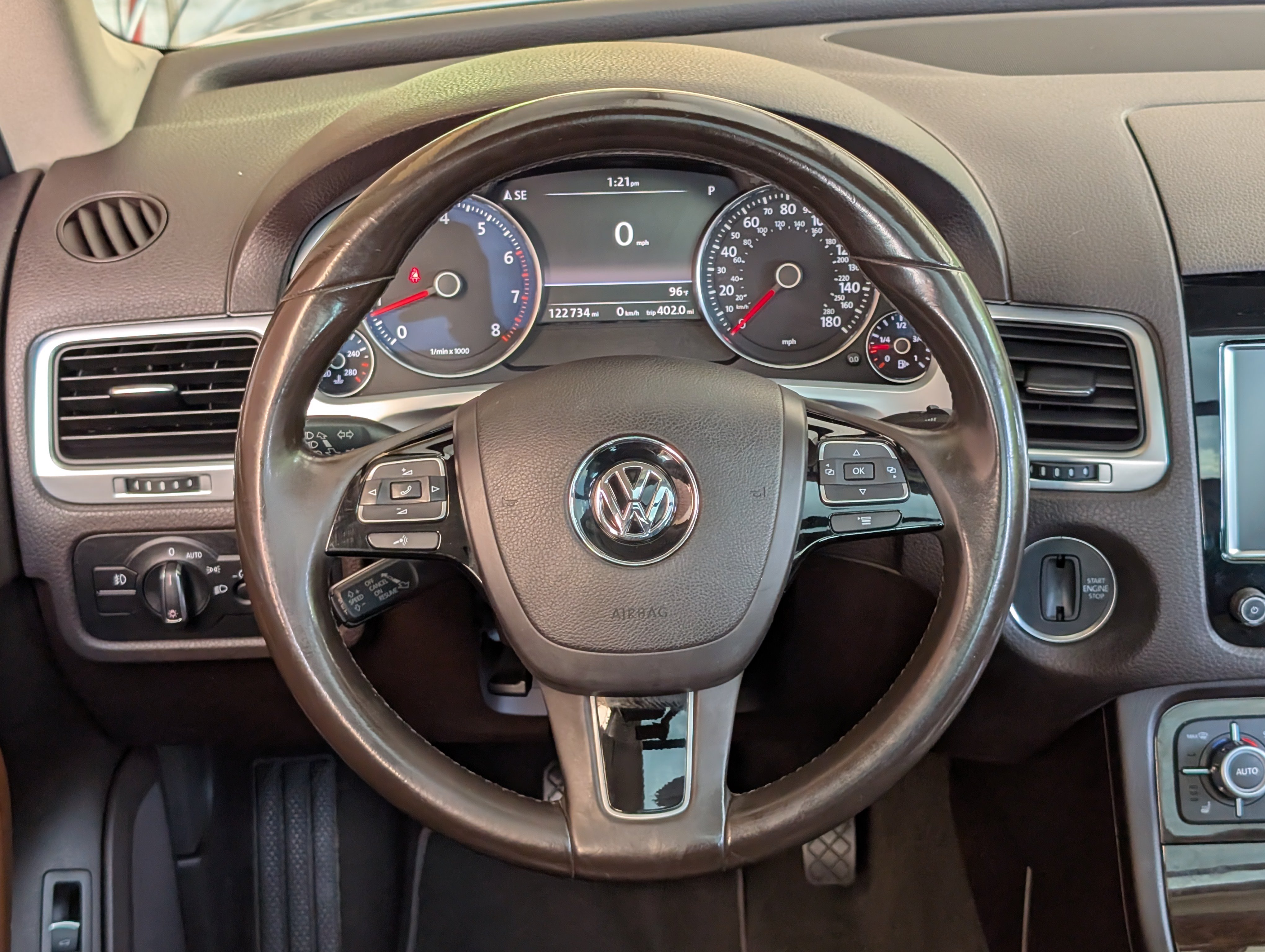 Used 2014 Volkswagen Touareg Executive AWD/4WD image 26