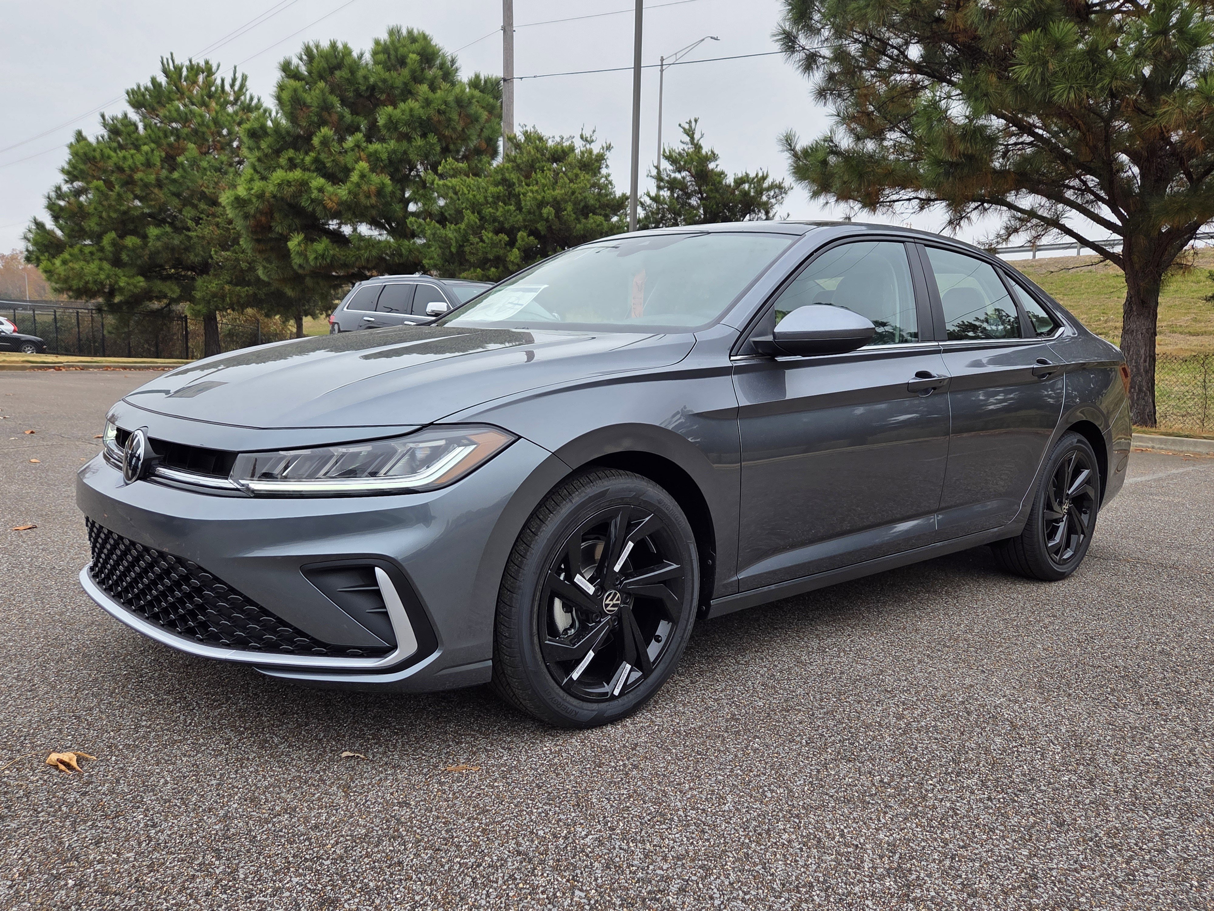 New 2026 Volkswagen Jetta SE image 2