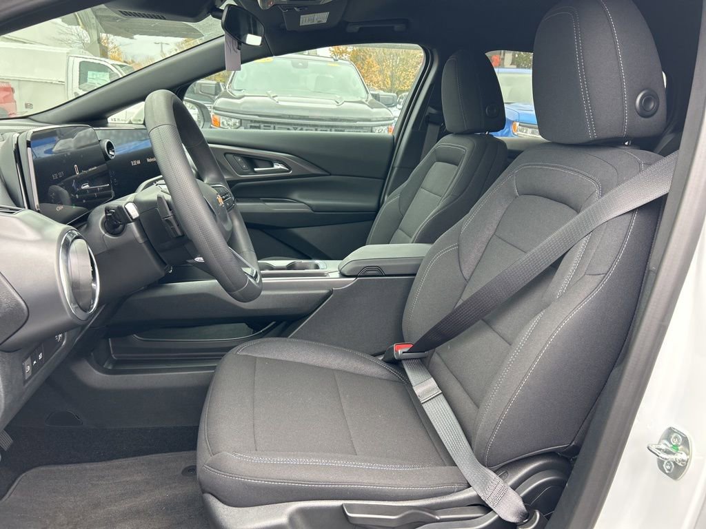 New 2026 Chevrolet Equinox EV LT image 12