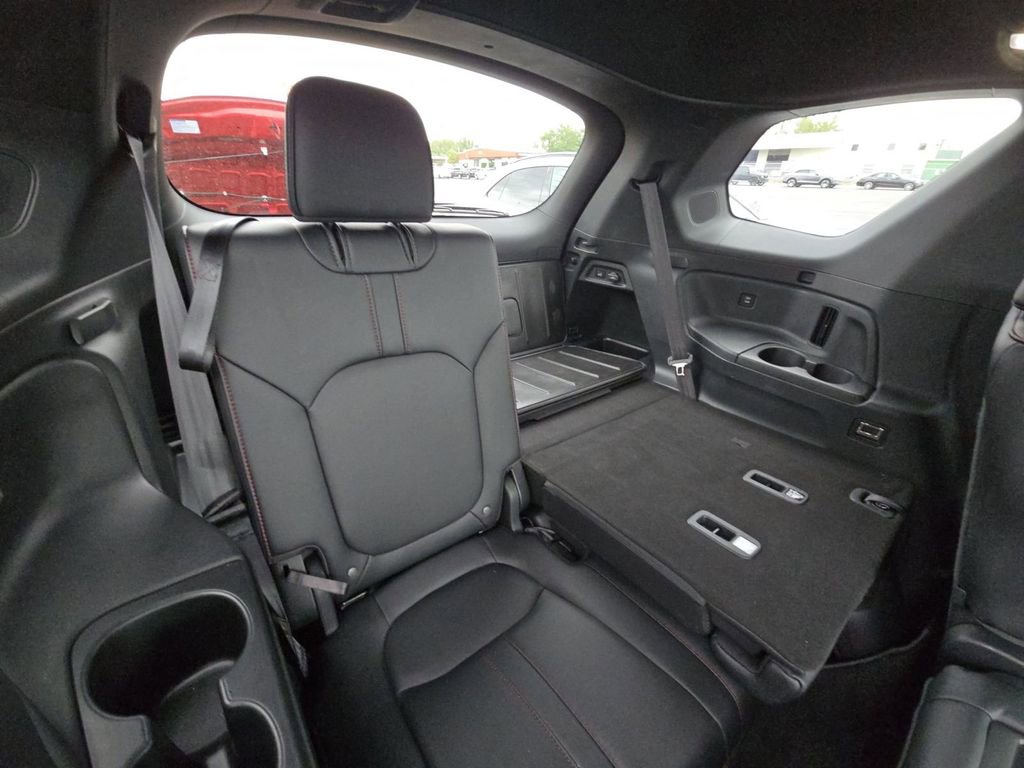 Used 2025 Honda Pilot Black Edition image 21