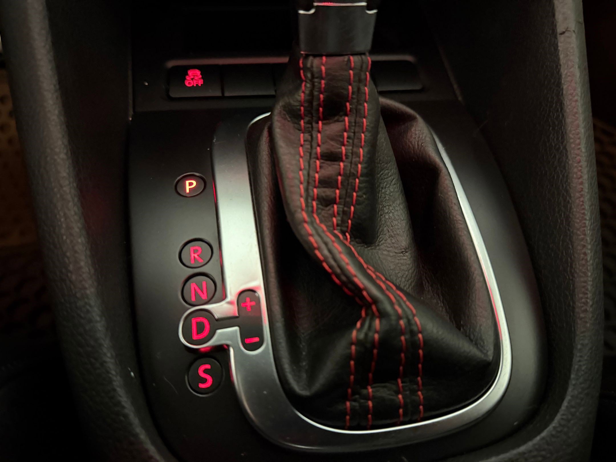 Used 2012 Volkswagen GTI Autobahn FWD image 19