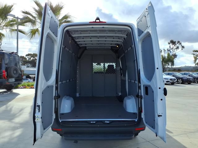 Used 2025 Mercedes-Benz Sprinter 2500 image 20