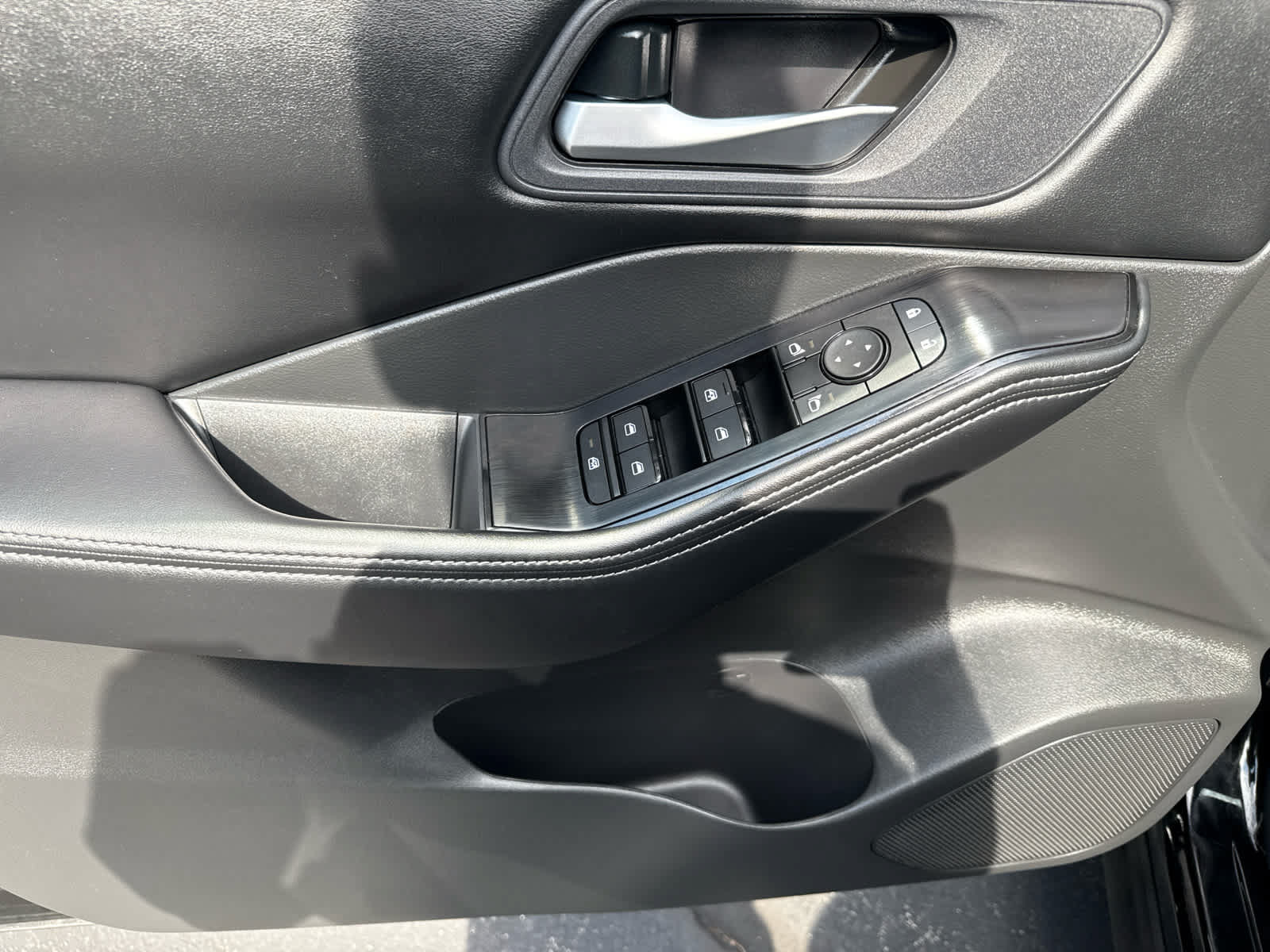 Used 2026 Nissan Rogue SV w/ Cold Weather Package AWD/4WD image 10