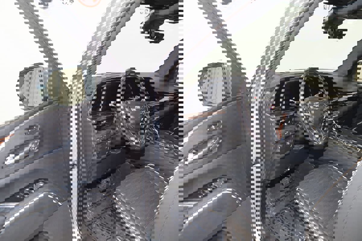 Used 2022 Cadillac Escalade ESV Premium Luxury image 58