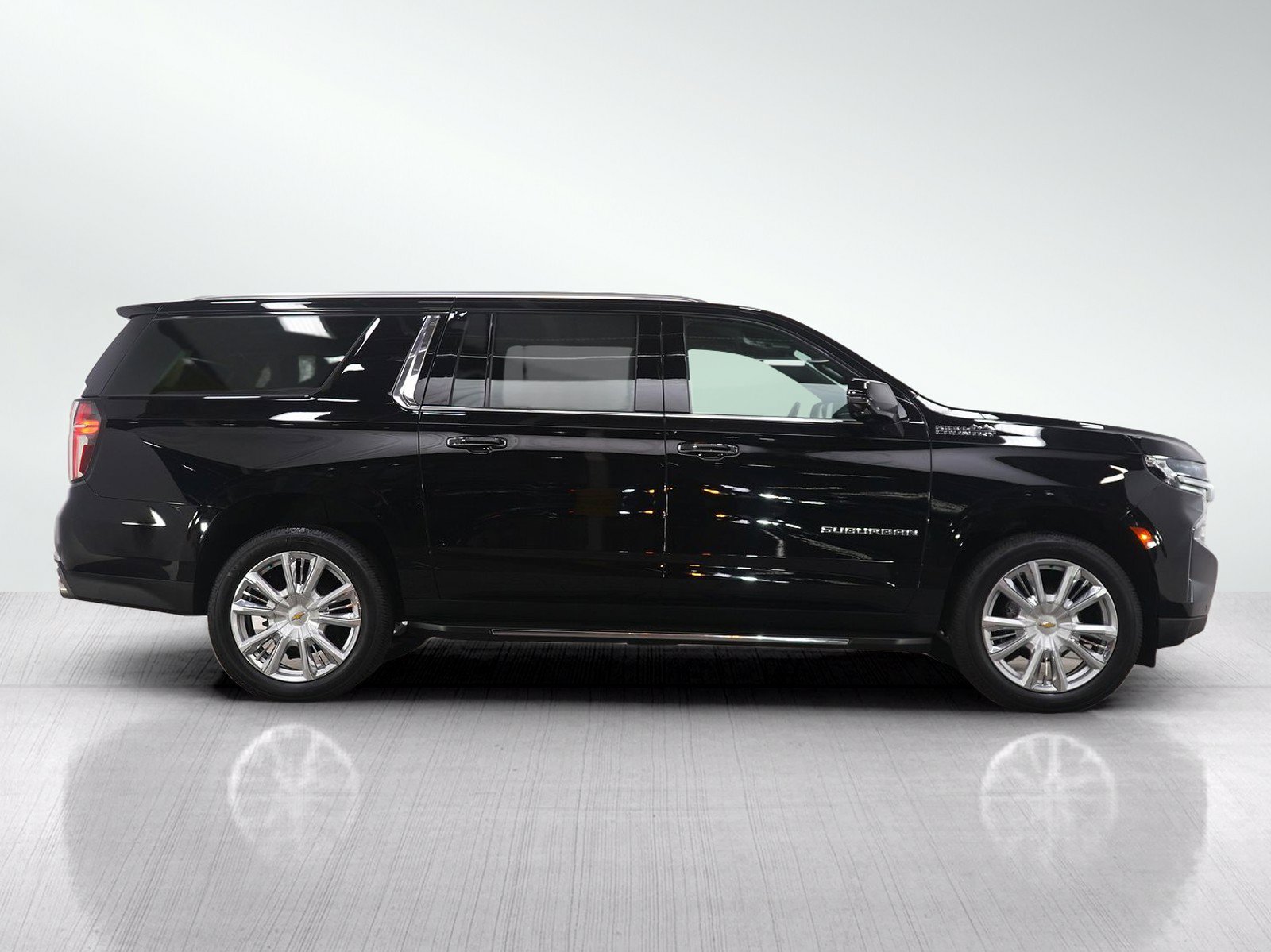 Used 2021 Chevrolet Suburban High Country AWD/4WD image 7
