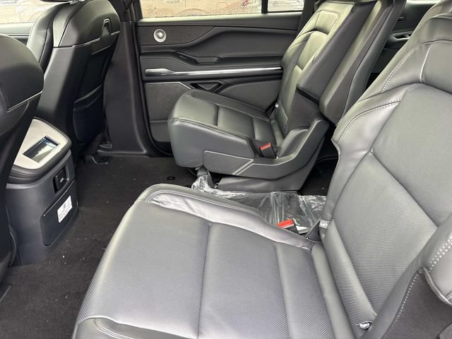 New 2026 Lincoln Navigator Reserve w/ Jet Appearance Package AWD/4WD image 17