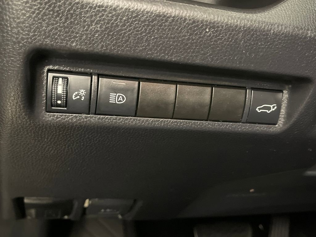 Used 2021 Toyota RAV4 XLE Premium image 26