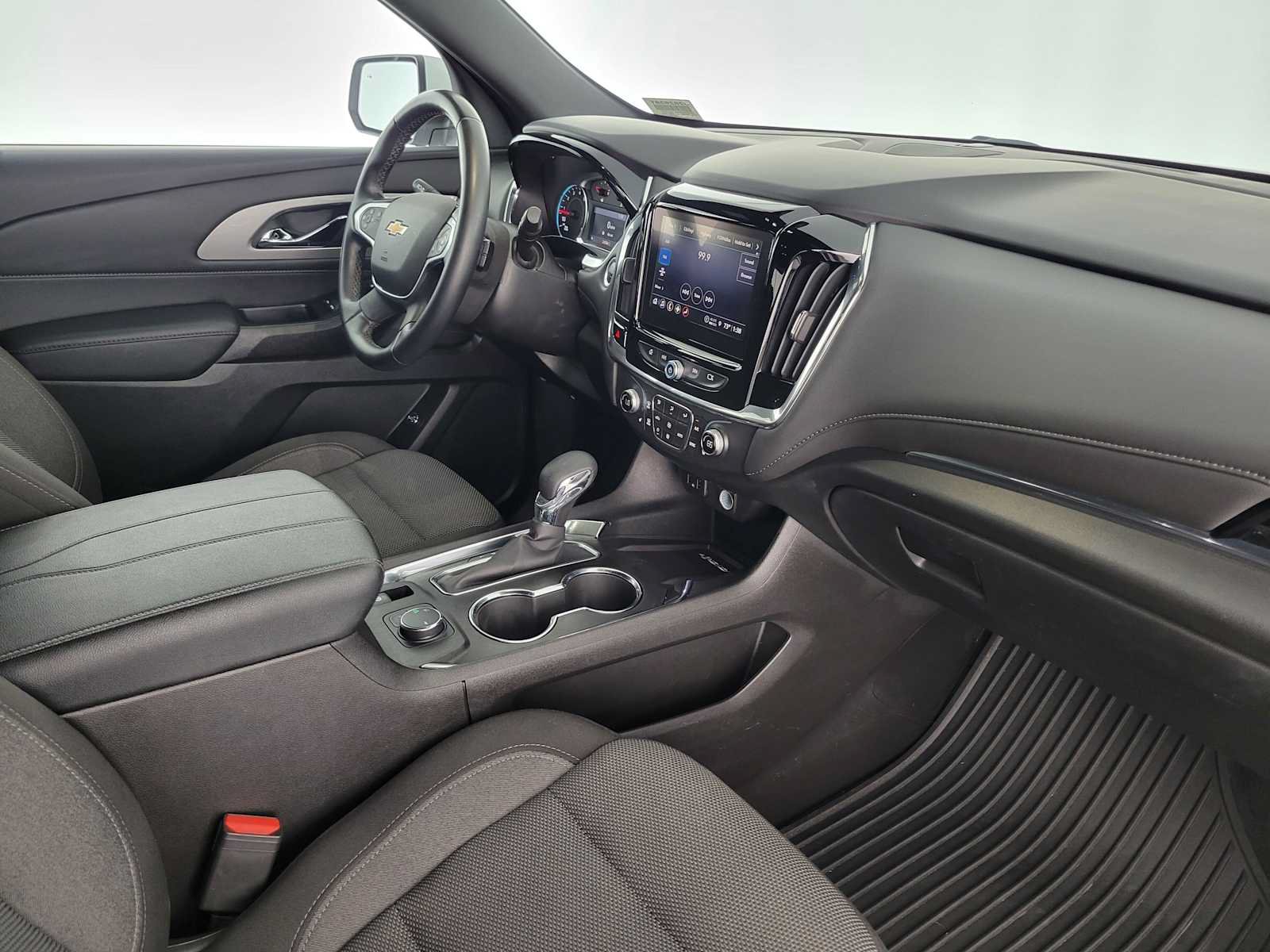 Used 2023 Chevrolet Traverse LT FWD image 11