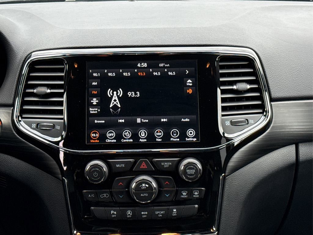 Used 2021 Jeep Grand Cherokee Laredo X AWD/4WD image 19