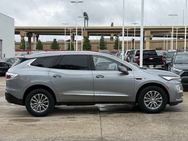 Used 2024 Buick Enclave Premium AWD/4WD image 3