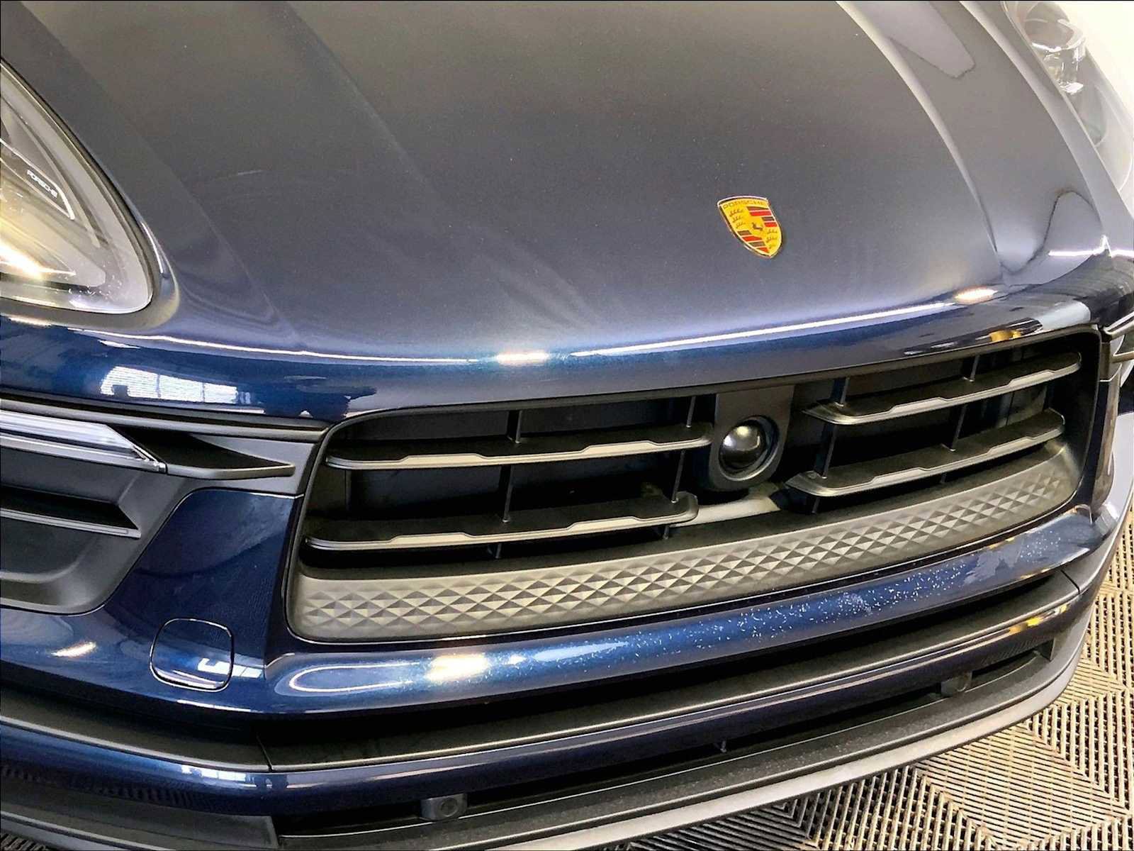 Certified 2023 Porsche Macan image 34