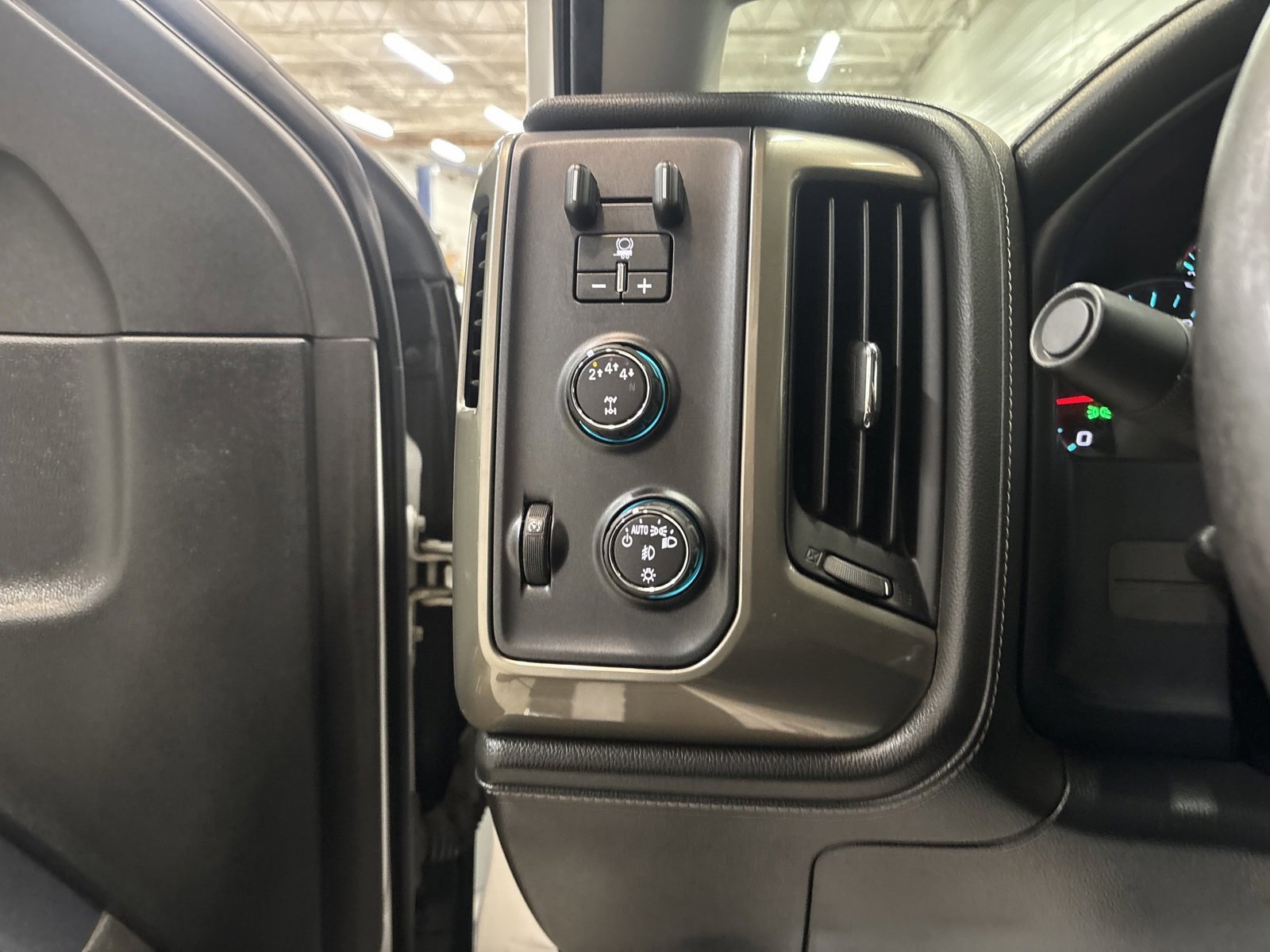 Used 2017 Chevrolet Silverado 2500 High Country w/ Duramax Plus Package image 14