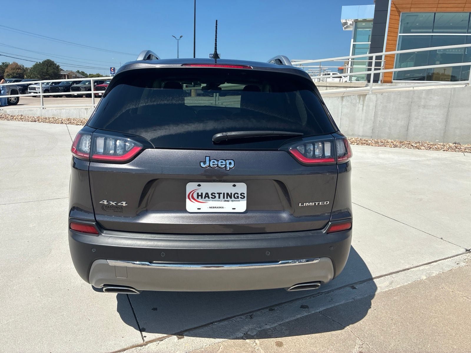 Used 2021 Jeep Cherokee Limited AWD/4WD image 4