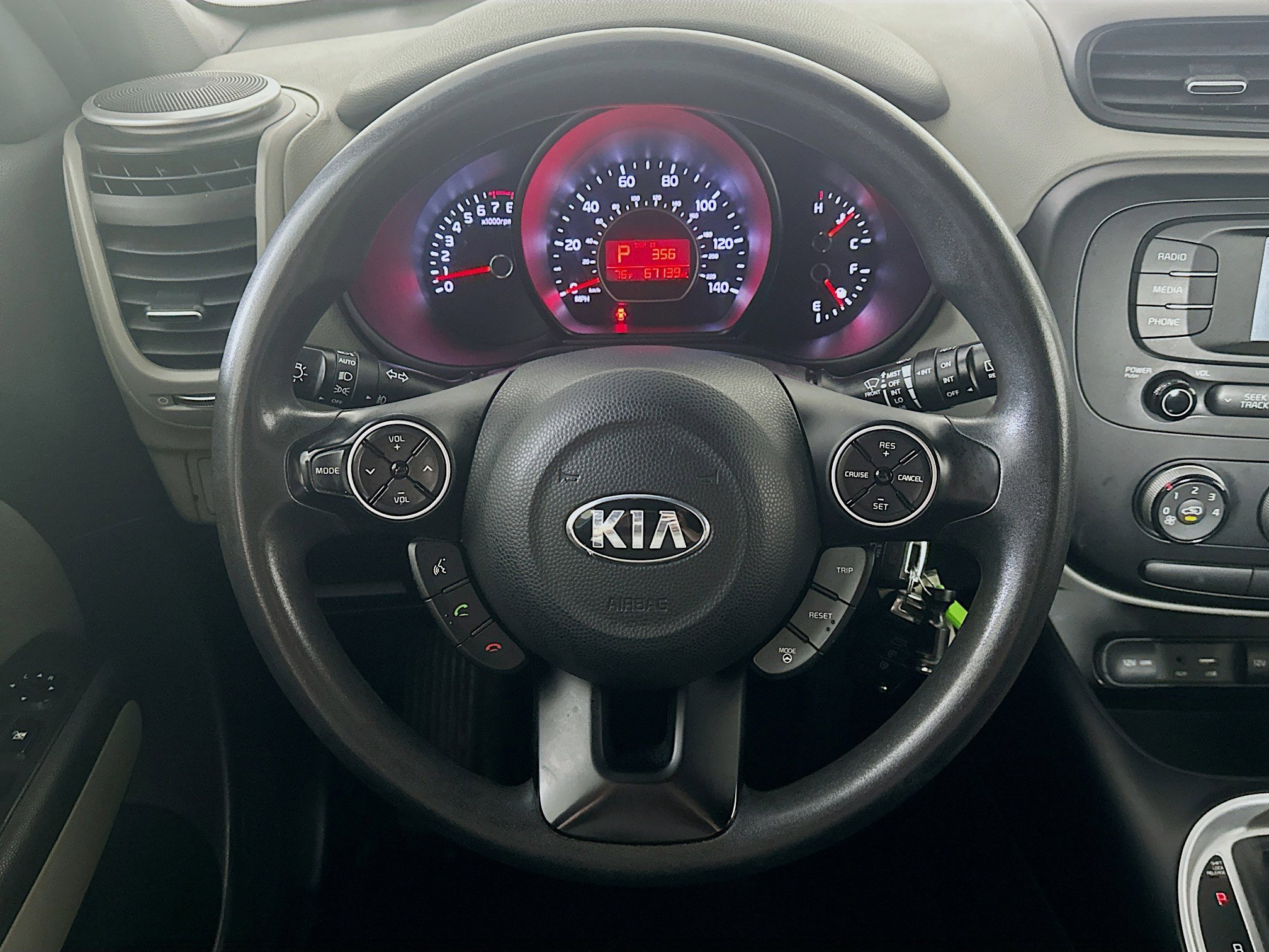 Used 2016 Kia Soul + image 17
