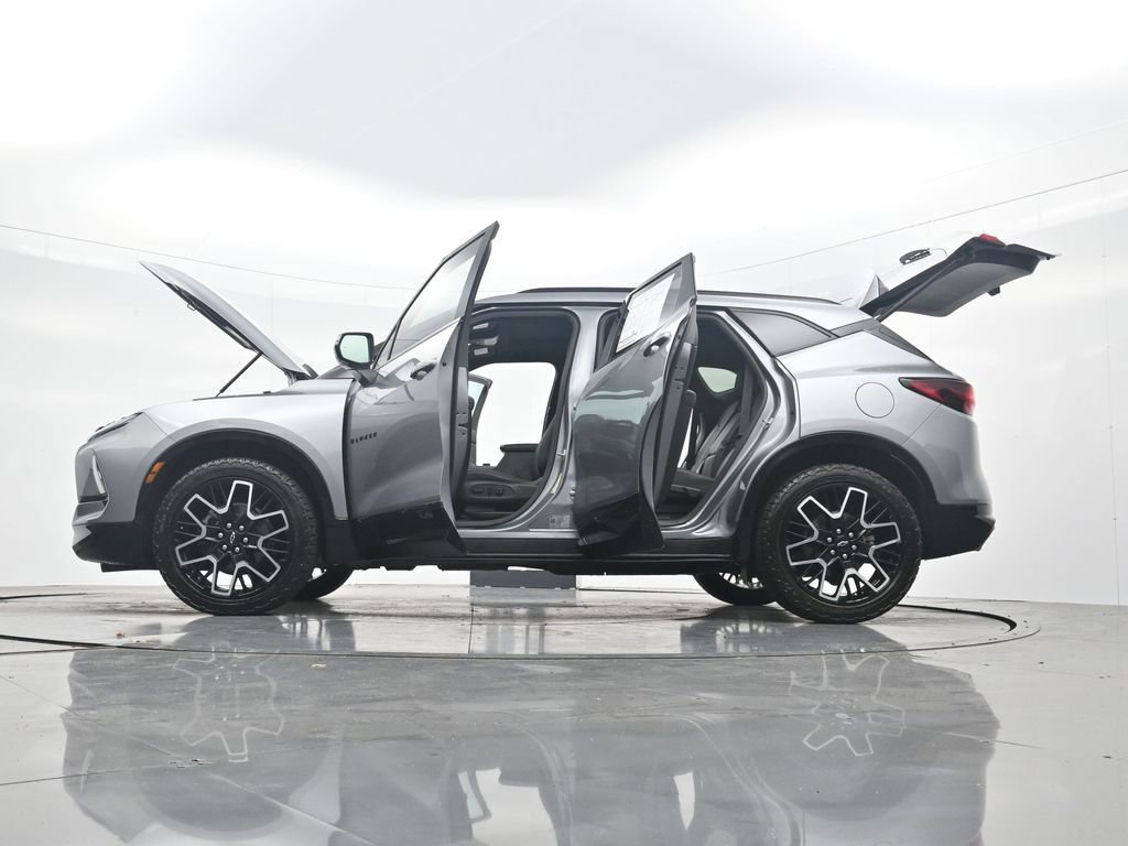 Used 2023 Chevrolet Blazer RS w/ Driver Confidence II Package FWD image 43
