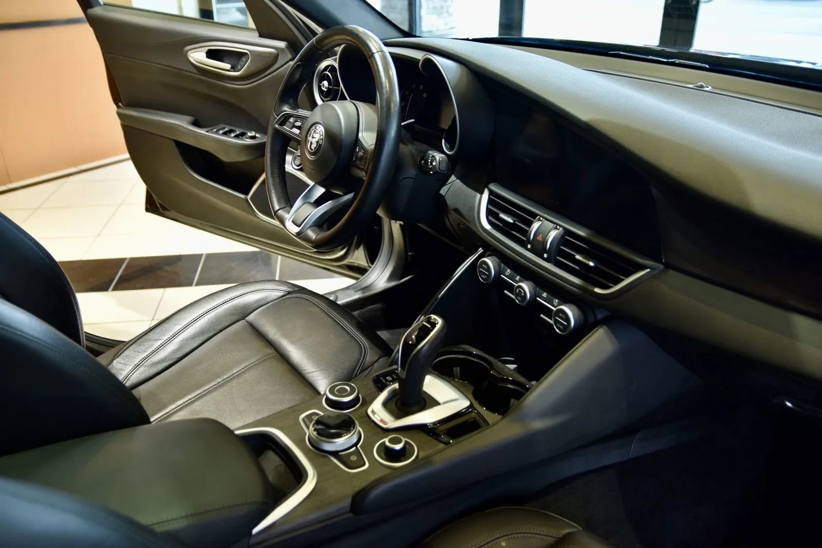 Used 2022 Alfa Romeo Giulia Ti image 23