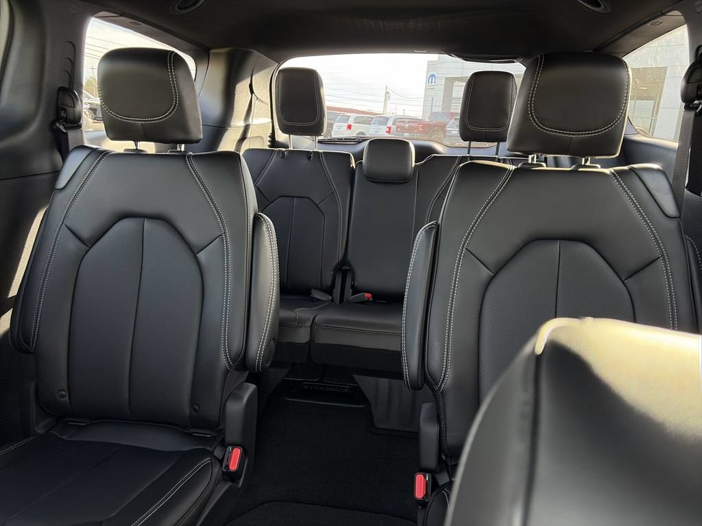 New 2026 Chrysler Pacifica Select w/ S Appearance Package FWD image 21